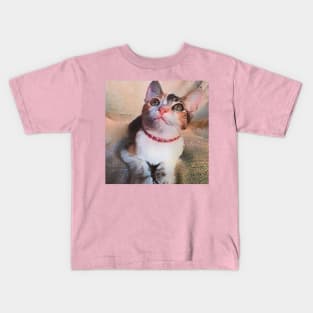 THE ADORABLE LOOK CAT Kids T-Shirt